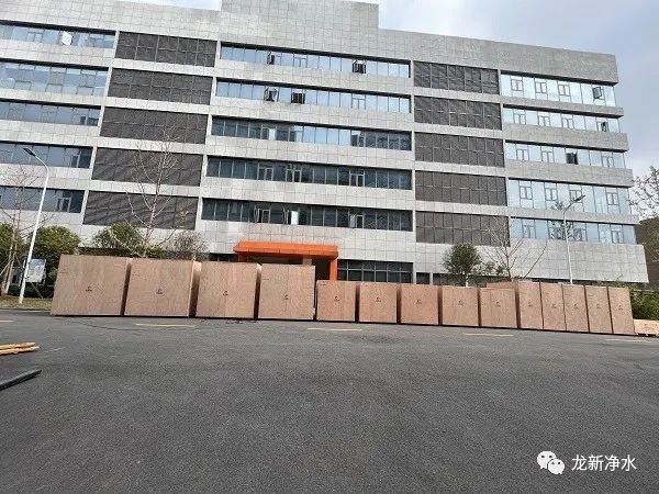 走出國(guó)門！龍新高品質(zhì)純水設(shè)備出口非洲！